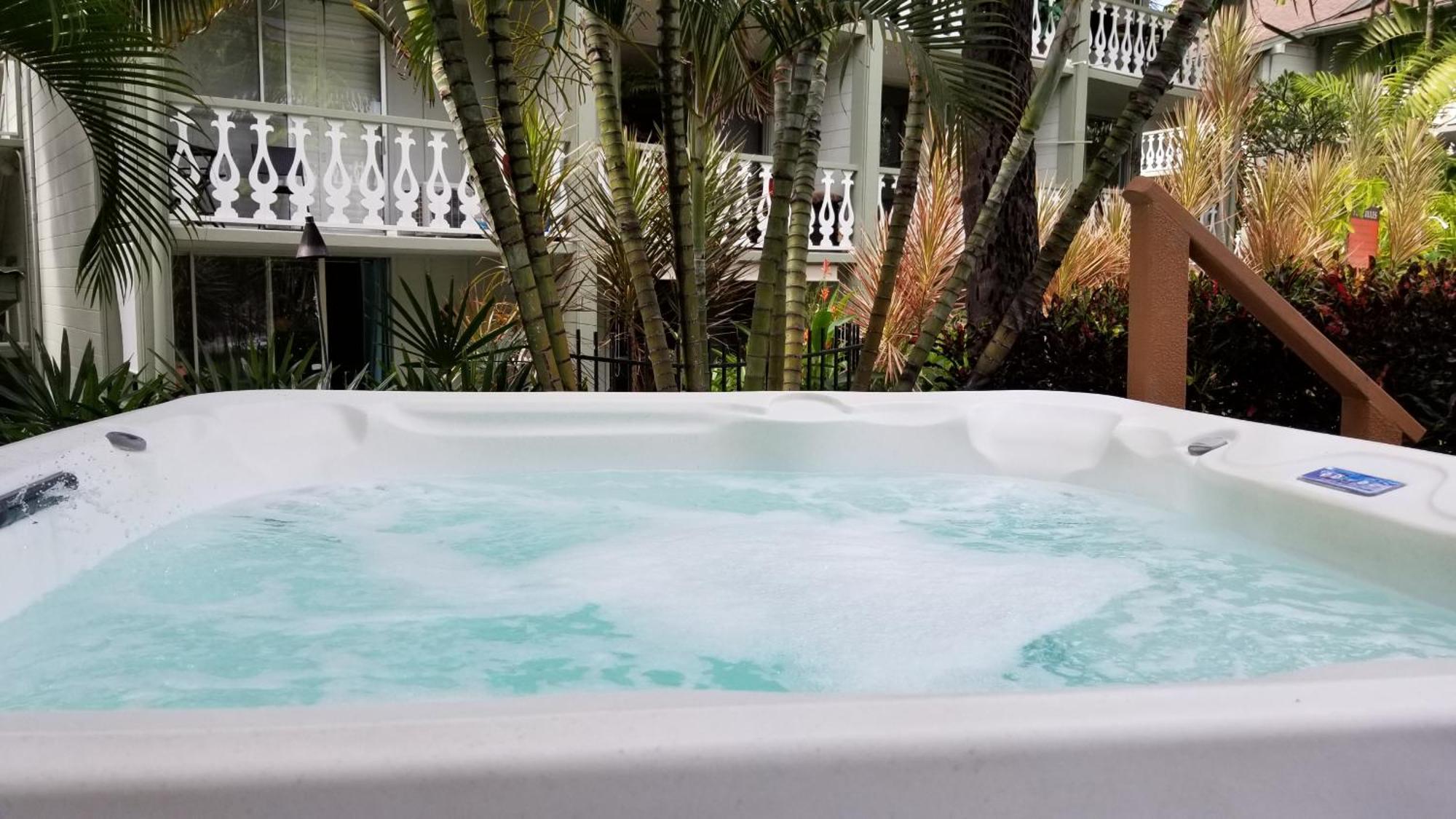 Downtown Hawaiian Paradise Condo With Hot Tub, Pool & Beach - Kona Islander Inn Kailua-Kona Exterior photo